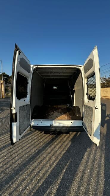 fiat doblo ölüxana: Ford Transit: 2.4 l | 2011 il 175000 km Van body type — 5