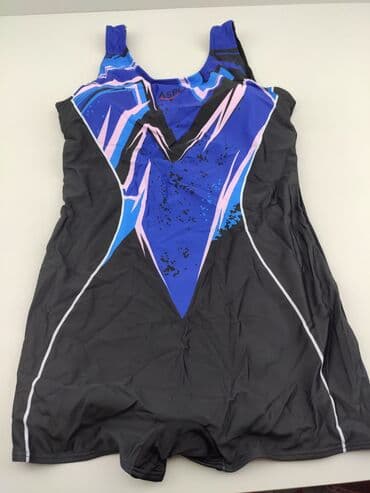 dalğıc geyimi: Üzgüçülük geyimi. Razmerləri var. Metrolara və şəhərdaxili çatdırılma — 3