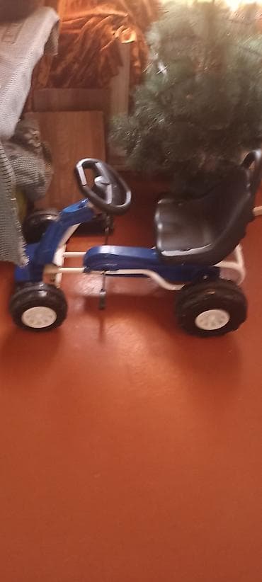 uwag mawini: Uşaq üçün pedallı karting maşını - Rəng: mavi–ağ gövdə, qara oturacaq — 3
