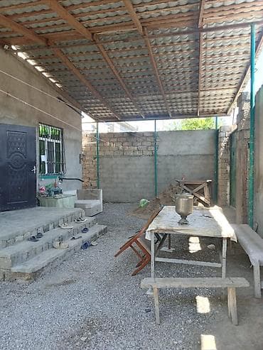 gence gulustan qesebesinde evler: 4 otaqlı, 180 kv. m, Orta təmir — 3