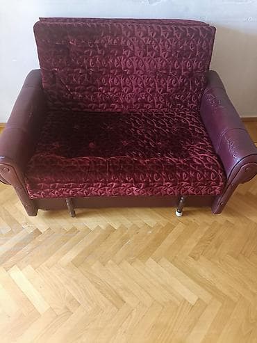 islenmis divan: 2 nəfərlik divan- çarpayı. Altında əşya yığmaq üçün bazası da var — 1