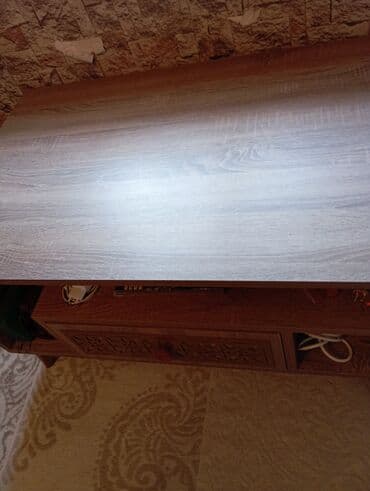 tuya ağacı: TV altlığı / media konsolu - Material: ağac teksturalı laminat (taxta — 1