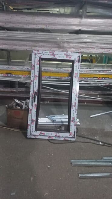 lalafo plastik qapi pencere: Plasti̇k qapi pəncərə si̇fari̇şi̇ tund kari̇çni̇vi̇. Kariçnivi ağ — 1