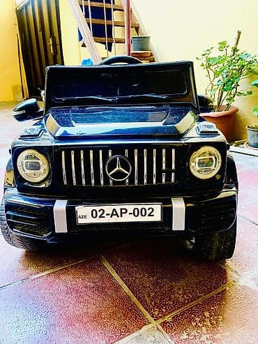 4 yaş: Uşaq üçün elektrikli minik maşını – Mercedes G-Class stili, qara rəng — 1