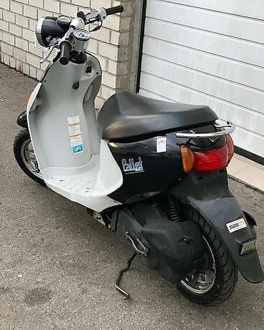 niva pikap satilir: Suzuki Pallet (50cc sinfi) şəhər daxili istifadə üçün kompakt skuter — 4