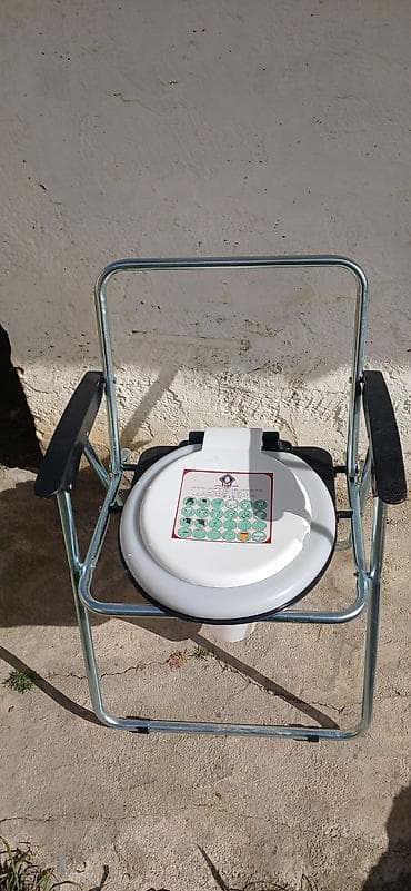 Daşınan tualet kreslosu (komod kreslo) - Metal karkas: möhkəm və