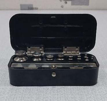 Alət dəstləri: Tərəzi daşlırı sovet istehsalı, çox yaxşı vəziyyətdədir. Material — 4