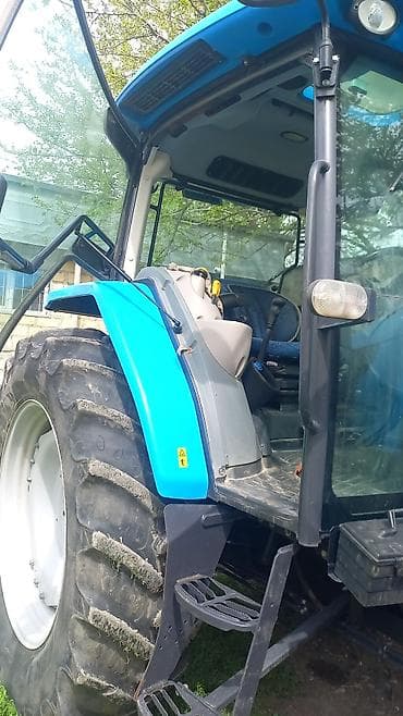 Landini Powerfarm/Powerforce seriyalı mavi traktor - Güclü ön çəkili