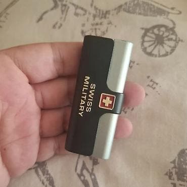 Swiss Military daşınan siqaret alışqanı - Brend: Swiss Military -