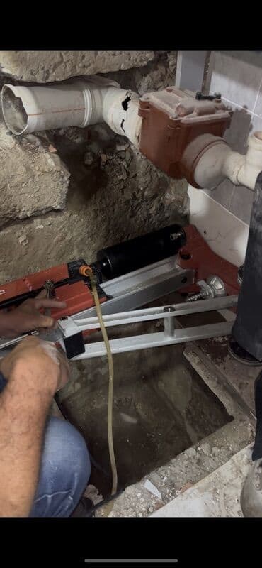 ремонт межкомнатных дверей: Beton deşmə və kəsmə xidməti - Armaturlu beton, daş və kərpicdə dəqiq — 2