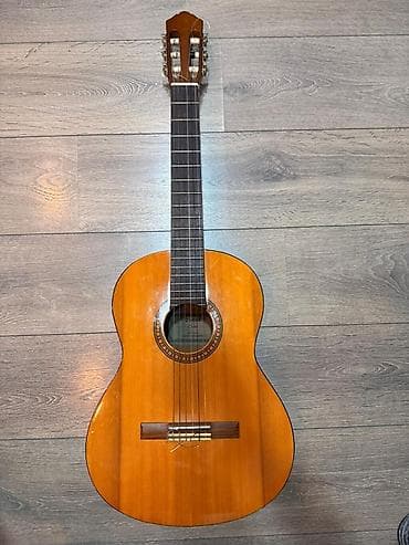 Fleytalar: Klassik gitara, Yamaha — 4