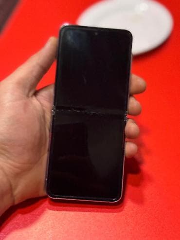 ТВ и видео: Samsung Galaxy Z Flip 4, цвет - Фиолетовый, Отпечаток пальца — 3