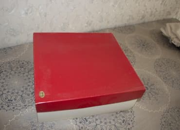 yasil hasar: Bohemia dəst. 27 il bundan qabaq alinib. Qutusunda saxlanilib.Tam — 7