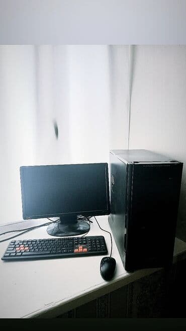 Komputer tecili satilir 2 gb patriot ram 320 vestern dgital hdd G41m