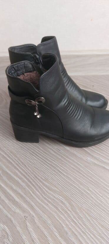 qiz ucun botlar: Ölçü: 38, rəng - Qara, İşlənmiş — 1