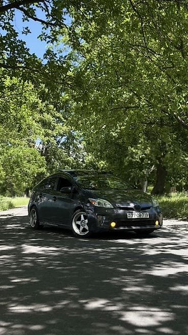 Toyota Prius (ZVW30) hibrid hetçbek - Rəng: tünd boz (metallic) -