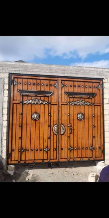 Dəmir Həyət darvazası, Yana açılan, Mexaniki, Qapı ilə, rəng - Qəhvəyi