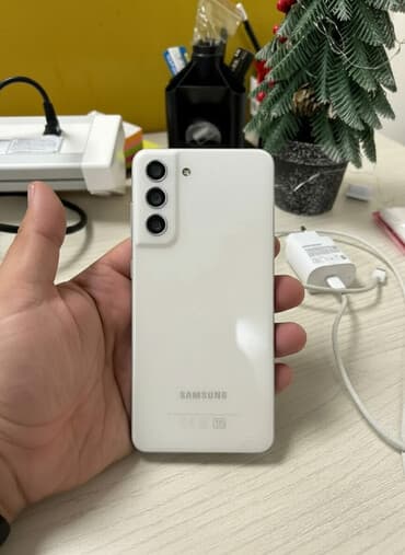 telefonlar xaçmaz: Samsung Galaxy S21 FE, 128 GB, rəng - Ağ, Barmaq izi, Simsiz şarj, İki sim kartlı — 2