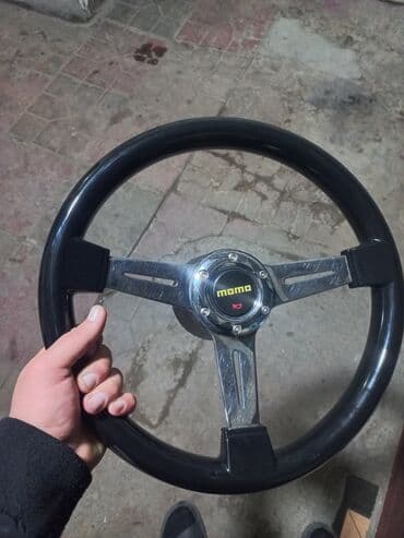 MOMO markalı idman sükanı - 3 cır-bakalı metal spokeli dizayn