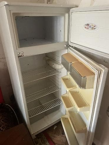 biledir: İki qapılı məişət soyuducusu - Üst hissədə ayrıca dondurucu bölmə - — 1