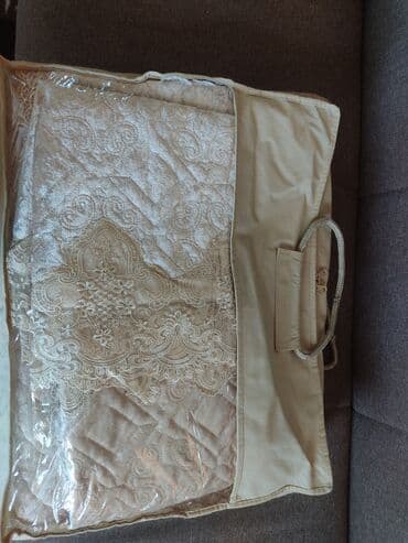 Освещение: Taxt üzlüyü satılır.yenidir standart taxt ölçüsündədir.qiyməti — 2