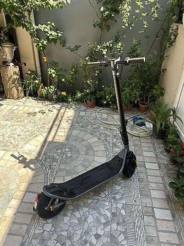İşlənmiş Elektrik samokat 10", 351 - 500 Vt, 16 - 25 km/s, Ünvandan götürmə — 3