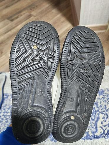 Bodi: Rəng - Ağ Krossovkalar, Ölçü: 37, Uniseks — 2