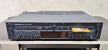 mikrofon mini: TASCAM MD-CD1mkII – peşəkar CD/MD kombinə edilmiş pleyer/rekorder — 4