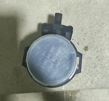 220 mercedes: Kütləvi hava axını sensoru (MAF sensoru) Təyinat: - Mühərrikə daxil — 3