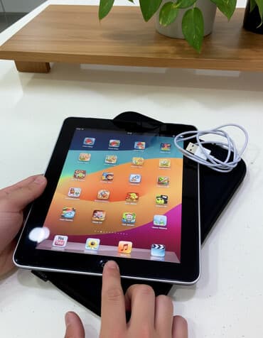 ipad 6 nesil: İşlənmiş Apple iPad 2 (2011), 9,7", 64 GB, Pulsuz çatdırılma — 1