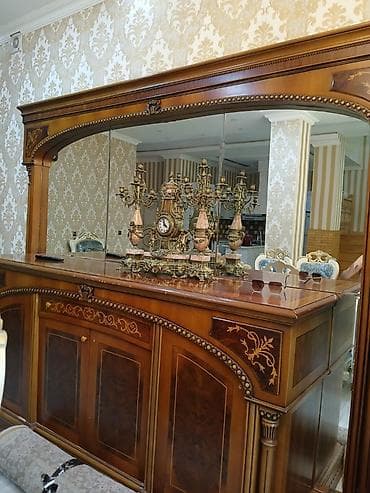 rum reqemli divar saatlari: Klassik üslubda, zəngin əl işləri ilə bəzədilmiş iri ölçülü — 1