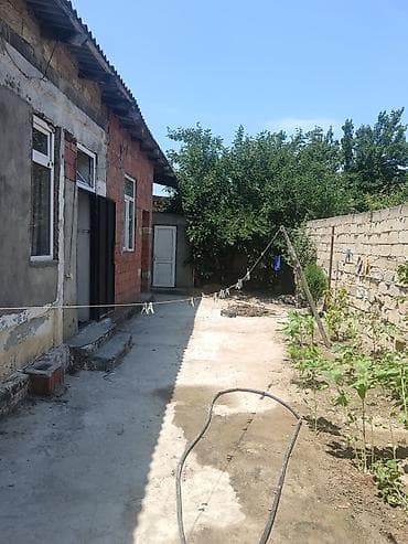 ev menzil: 4 otaqlı, 3 kv. m, Kredit yoxdur, Orta təmir — 2