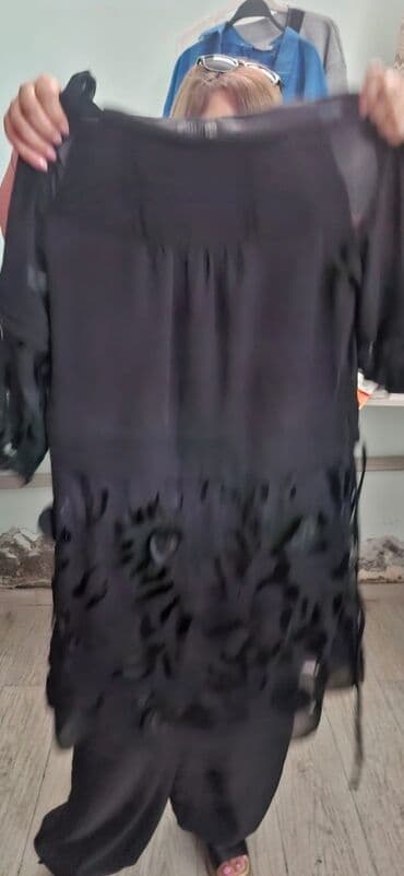 hicabli xanimlar ucun ziyafet geyimleri: Zərif qara strapless don, müxtəlif tədbirlər üçün uyğundur. Üst — 2