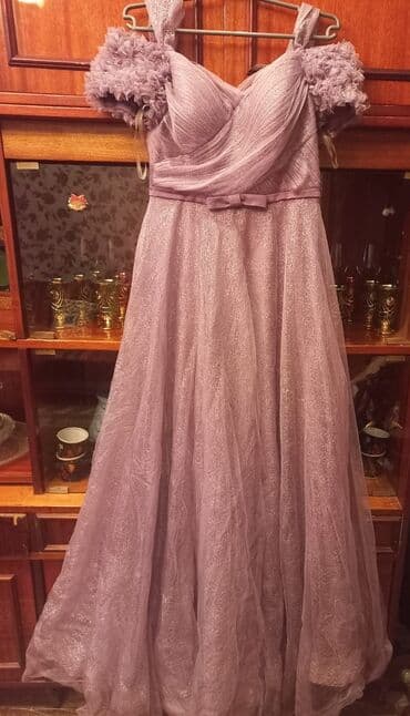 Bənövşəyi rəngdə, tam uzunluqda ziyafət paltarı. yeni kimidir, 1 defe