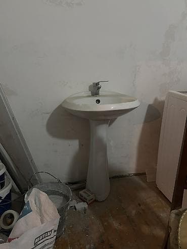 Ayagüstü (piyedestal) hamam çanağı və qarışdırıcı kran - Material