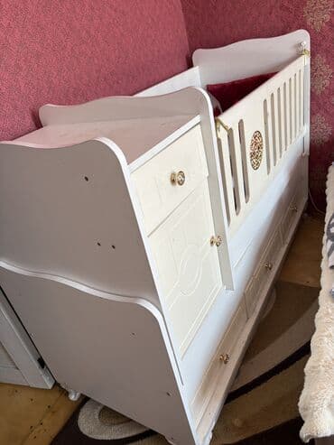 матрас надувной: Для девочки и мальчика, Б/у, Четырехугольная, Колыбель, С бортиками, С матрасом, С механизмом качания — 4