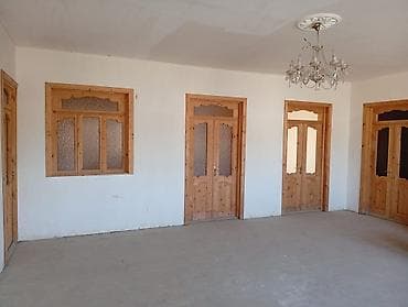 icarə ev: Satılır: daş kürsülü, geniş həyətə malik həyət evi - Tikili — 3