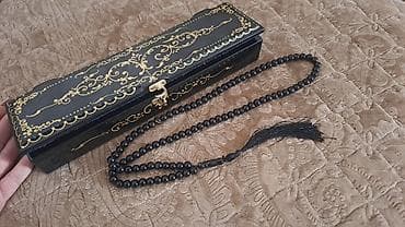 Qara təsbeh və zərif qutusu - Material: qara muncuqlardan hazırlanmış