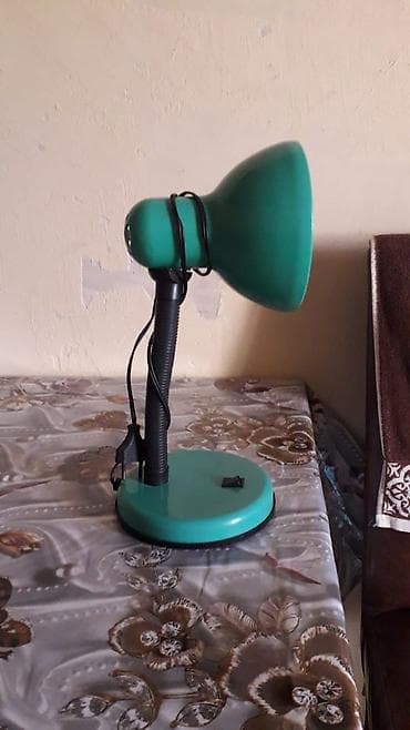 xonca altligi: Masaüstü işıq lampası - Rəng: yaşıl - Tip: şnurla qoşulan masa — 1