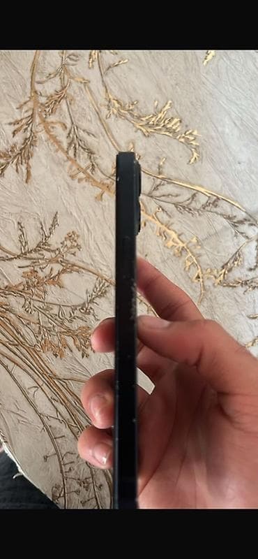 iphone 14 pro korpus: IPhone 13, Qara, Face ID — 4