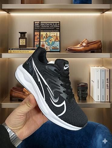 Məhsul: Nike kişi idman ayaqqabısı - Rəng: qara üst hissə, ağ orta — 1