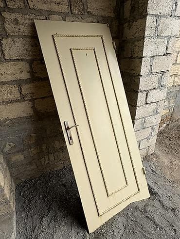 islenmis plastik qapi satilir: Mənzil üçün İşlənmiş Giriş qapısı 90x220 sm Zamok ilə, Zəmanətsiz, Ünvandan götürmə — 3