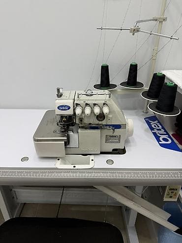 Britex sənaye overlok tikiş maşını ilə işlək masa komplekti -