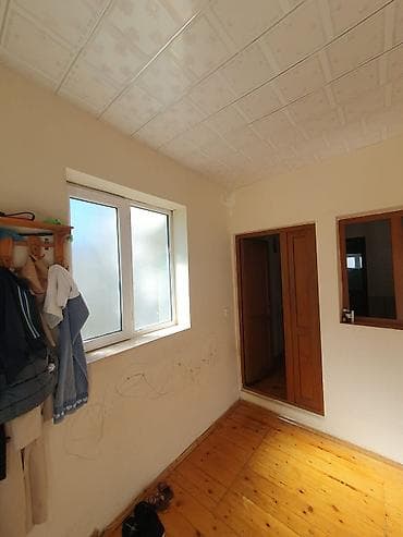 Дома: Satılır: 2 otaqlı həyət evi (şəxsi ev) Plan və sahələr: - Geniş zal — 3