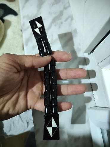 muncuq: İkiqat boncuktan hazırlanmış dekorativ aksesuar - Rəng: qara, uclarda — 1