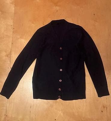 Qara kardiqan – klassik düyməli model - Rəng: tünd qara - Dizayn