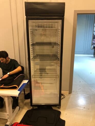 Ticarət vitrin soyuducu - Şüşə qapılı, tək kameralı, şaquli vitrin