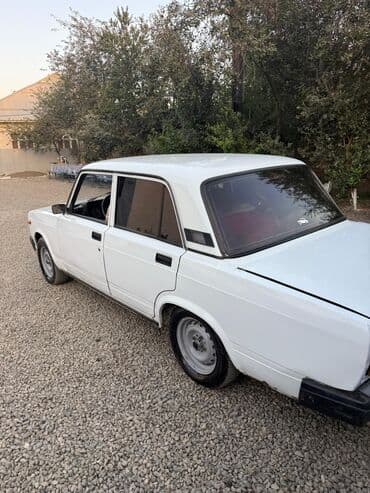 ваза стеклянная прозрачная высокая без узора: VAZ (LADA) 2107: 1.6 l | 1995 il 2410000 km Sedan — 17