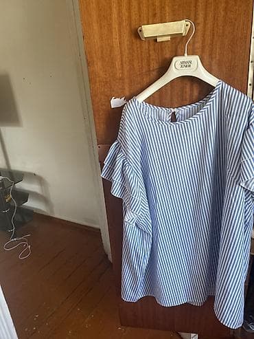 3xl: Mavi‑ağ zolaqlı qadın köynəyi/bluz. Geniş, rahat kəsimlidir. Dairəvi — 2