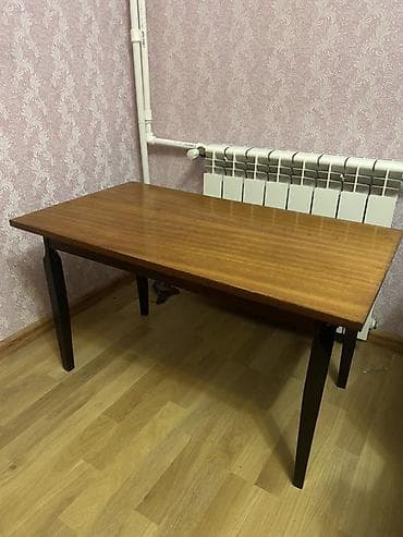Retro Qədimi masa jurnalni. 
Uzunu 90 s. Eni 50 s. Hun 50 s — 2